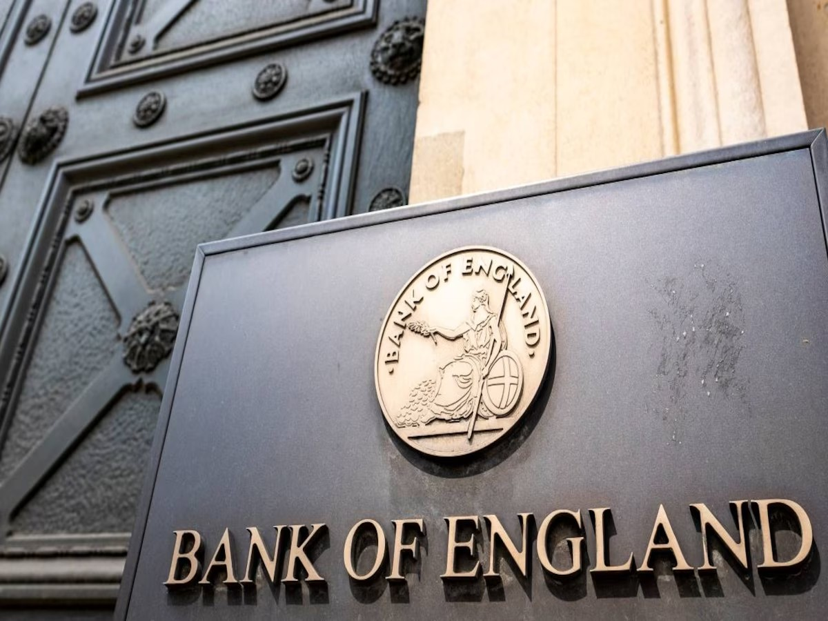 Bank of England Cuts Interest Rates, But Warns of Slower Pace Ahead Due to Inflationary Pressures