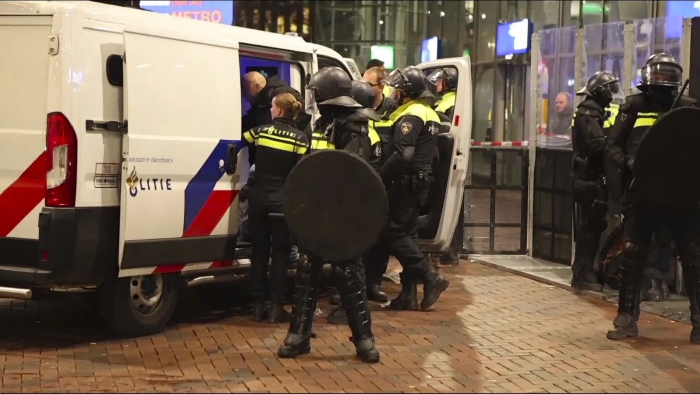 Antisemitic Attacks on Israeli Fans in Amsterdam Lead to Hospitalizations and Arrests