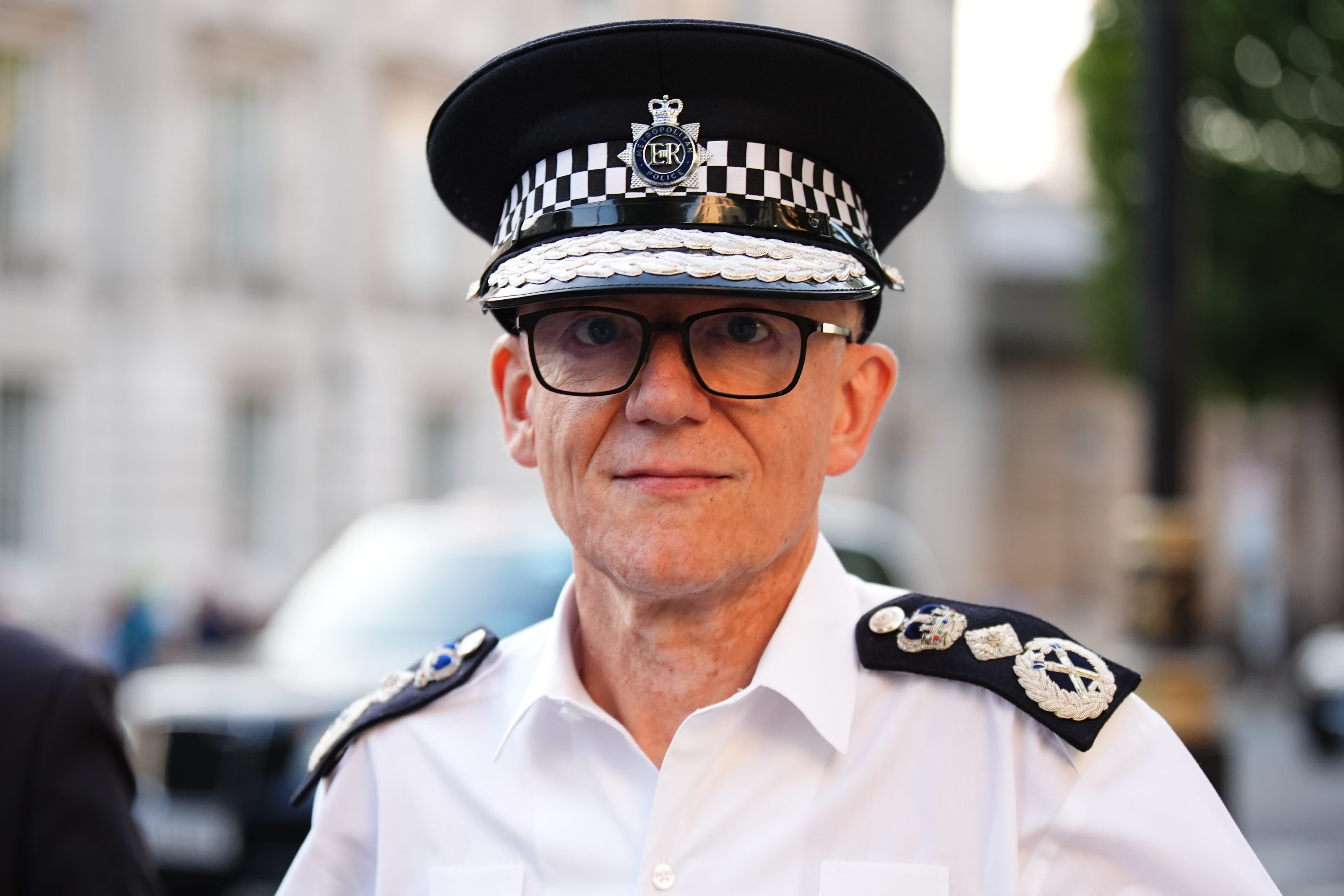 Metropolitan Police Faces 2,700 Staff Cuts Due to £450 Million Funding Shortfall